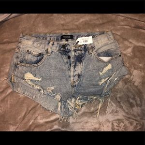 Cute denim ripped shorts